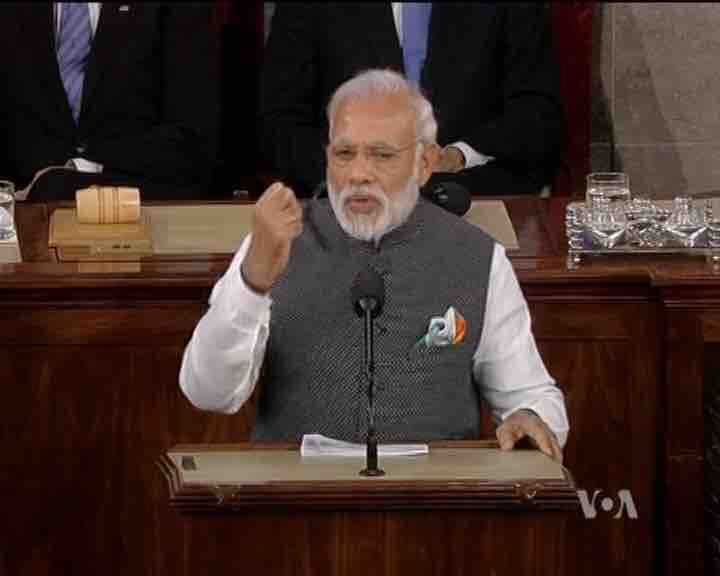 'ऑगस्टा प्रकरणाची चौकशी चालू आहे. तपास संस्था त्यांच्या मार्गाने चौकशी करतील. निकाल काय येतो त्याकडे लक्ष आहे.'