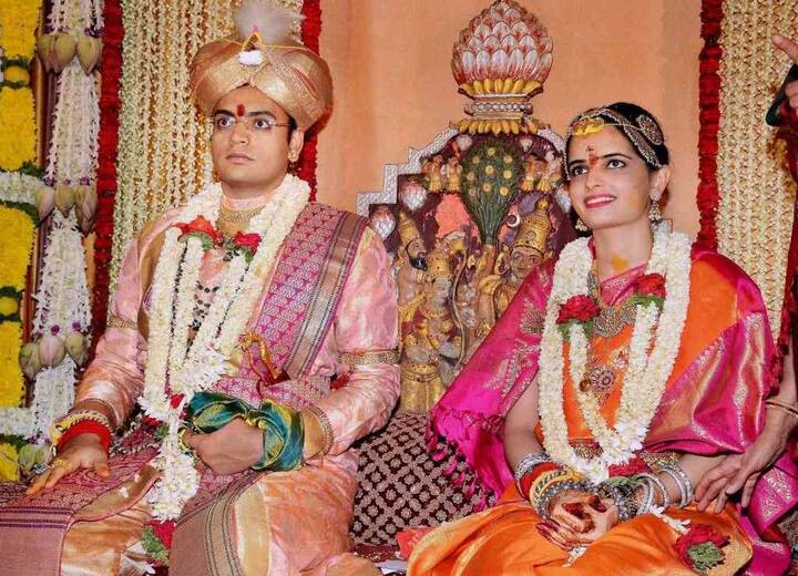 यदुवीर कृष्णदत्त वोडीयार आता म्हैसूरच्या राजघराण्याचे 27 वे राजे आहेत.