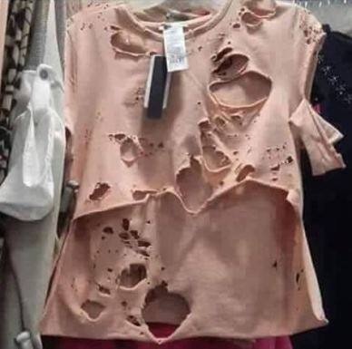  'ZARA'च्या या कपड्यांमध्ये लो, हाय टॉप आणि रिब्स जीन्सचा समावेश होता. 