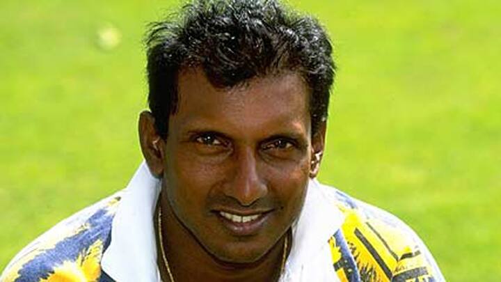 संगकारानं अरविंद डि सिल्वा याला कर्णधार म्हणून निवडलं आहे.