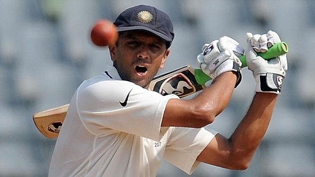 तर ओपनर म्हणून त्यानं ऑस्ट्रेलियाच्या मॅथ्यू हेडनला निवडलं आहे. तर दुसरीकडे दुसरा सलामीवीर म्हणून त्यानं भारताच्या 'द वॉल' म्हणजेच राहुल द्रविडची निवड केली आहे.