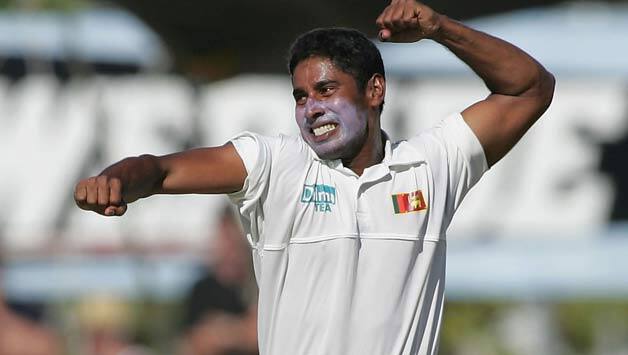 अक्रमसोबतच संगकारानं चामिंडा वासला निवडलं आहे.