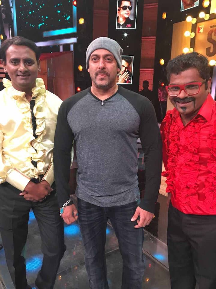 बॉलिवूडलाही चला हवा येऊ द्या ची भुरळ पडली असून नुकतीच सुपरस्टार सलमान खानने हजेरी लावली. सुलतान चित्रपटाच्या प्रमोशनच्या निमित्ताने सलमानने सेटवर हजेरी लावली होती. 