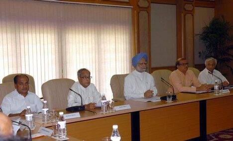 सहाव्या वेतन आयोगानं 2006 साली किमान वेतन 3050 वरुन 7730 रुपये केलं. म्हणजेच 2.54 टक्के वेतनवाढ करण्यात आली.