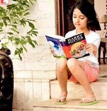 ही चिमुरडी आता फारच बदलली! अभिनेत्री श्रेया तेव्हा आणि आता... 