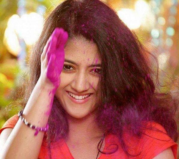 श्रेया सध्या दाक्षिणात्य सिनेमात प्रमुख अभिनेत्री म्हणून काम करते. 