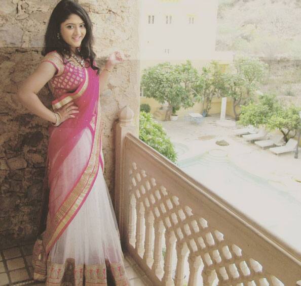 अभिनेत्री श्रेया शर्मा 