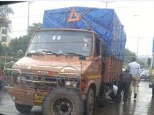 मुंबईत मुसळधार, रस्ते वाहतूक आणि मध्य रेल्वेचा खोळंबा