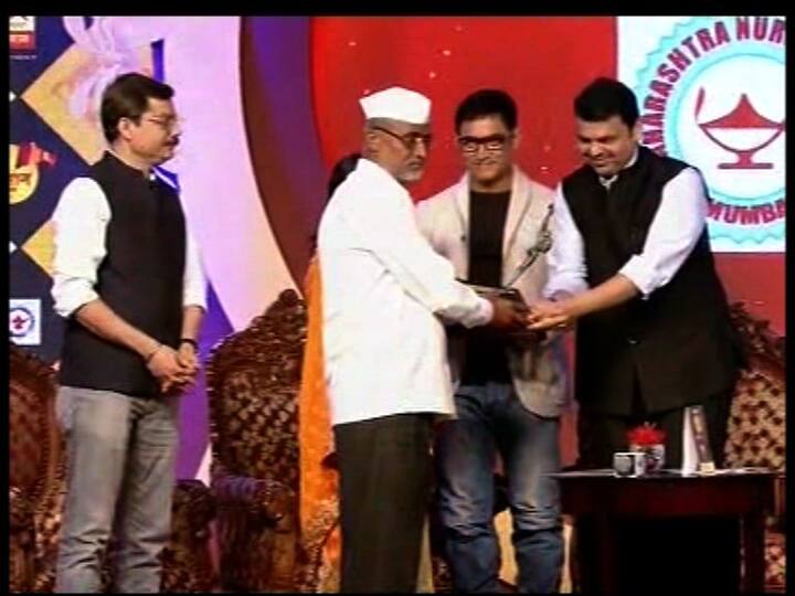 ललिता बाबरः कोरड्याठाक नद्या, सुकलेले बंधारे आणि ओसाड पडलेल्या जमिनी…  साताऱ्याच्या माणदेशात वर्षानुवर्षे हेच चित्र आहे. त्या दुष्काळी परिस्थितीशी कठोर संघर्ष करून उदयास आलेली ललिता बाबर आज रिओ ऑलिम्पिकमध्ये भारताची पदकाची आशा बनली आहे. ललिता एक मॅरेथॉन रनर म्हणून गेली पाच वर्षे देशभरातल्या रोड रेसेस गाजवत आहे. मुंबई मॅरेथॉनमधल्या भारतीय महिलांच्या गटात, ती गेली दोन वर्षे रौप्यपदकाची मानकरी ठरली.     त्याआधी सलग तीन वर्षे ललिता विजेती ठरली होती. याच कालावधीत परदेशी प्रशिक्षक निकोलाय स्नेसारेव यांनी तिच्यातली 3000 मीटर्स स्टीपलचेससाठीची गुणवत्ता ओळखली आणि गेल्या दोन वर्षांमध्ये ललिता ट्रॅकवरही पळायला लागली. 2014 सालच्या एशियाडमध्ये ती स्टीपलचेस शर्यतीत रौप्यपदकाची मानकरी ठरली. मग 2015 साली आशियाई अॅथलेटिक्समध्ये ललितानं स्टीपलचेसचं सुवर्णपदक जिंकलं. बीजिंगमधल्या जागतिक अॅथलेटिक्समध्ये तिनं स्टीपलचेसची फायनल गाठण्याचा पराक्रम गाजवला. तीच ललिता बाबर आता रिओ ऑलिम्पिकच्या आव्हानासाठी सज्ज झालीय. ऑलिम्पिकच्या मोहिमेसाठी तिला एबीपी माझाच्याही हार्दिक शुभेच्छा.