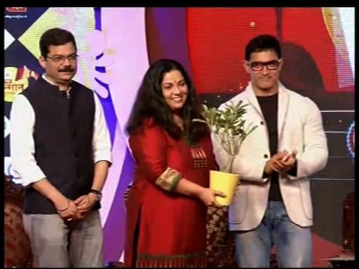 डॉ. शुभा टोळेः भारतात संशोधन फारसं होत नाही अशी नेहमीची ओरड असते, त्यामुळे मुळात संशोधकच कमी आणि त्यातही महिला संशोधकांची संख्या तर आणखीच कमी. असं असतानाही पूर्णपणे संशोधनाला वाहून घेतलेल्या आणि मानवी जिवनाला उपकारक असा अभ्यास करणाऱ्या महिला संशोधक म्हणजे डॉ.शुभा टोळे. मोठ्या परिश्रमाने मेंदूतील विशिष्ट भागाच्या वाढीसाठी आवश्यक प्रक्रियेचा शोध डॉ. शुभा टोळे यांनी लावलाय. या त्यांच्या शोधामुळे ऑटिझमसारखे आजार होण्यामागची कारणं समजू शकतात. २००७ साली त्यांनी केलेल्या या संशोधनासाठीच त्यांना मानाचा भटनागर पुरस्कार प्राप्त झालाय. त्याचबरोबर या संशोधनासाठी त्यांना इन्फोसिस फाऊंडेशनचा पुरस्कारही मिळालाय. मूळच्या मुंबईच्याच असलेल्या डॉ. शुभा टोळे यांनी त्यांचं न्यूरोसायन्समधलं उच्च शिक्षण मात्र अमेरिकेत पूर्ण केलंय, तिथेच त्यांनी त्यांची डॉक्टरेटही पूर्ण केलीय. सध्या डॉ. शुभा टोळे टाटा इन्स्टिट्यूट ऑफ फंडामेन्टल रिसर्च इथे संशोधनाचं आणि विज्ञानाच्या प्रसाराचं काम करतात आहेत,  त्याचबरोबर पुढच्या पिढीला विज्ञान संशोधनाकडे वळण्यासाठी मार्गदर्शन देण्याचंही काम करत आहेत.