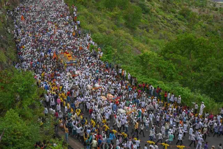 सासवडच्या मुक्कामानंतर पालखीचा मुक्काम जेजुरीमध्ये असणार आहे.