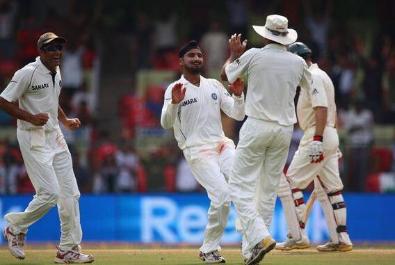 अनिल कुंबळे आणि हरभजन यांच्या जोडीनेच 2001 साली ऑस्ट्रेलियासारख्या मजबूत संघाला धूळ चारली होती.