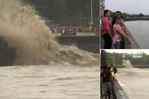 समुद्राला उधाण, लाटा पाहण्यासाठी मुंबईकरांची गर्दी