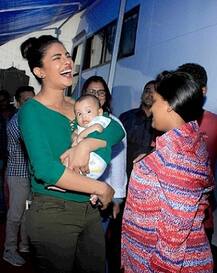 प्रियंका चोप्रा आणि तो चिमुकला!