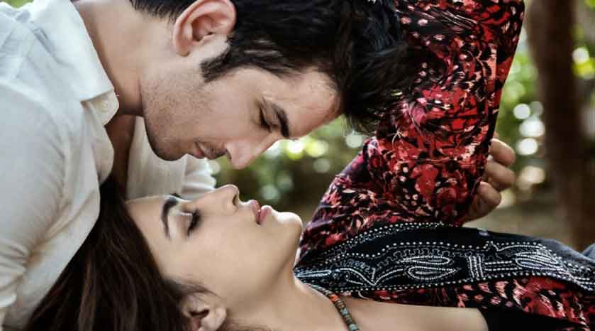 कृतिने देखील या अगोदर दोघांच्या अफेअरबद्दल स्पष्टीकरण दिलं होतं.