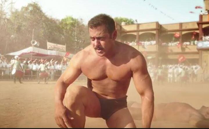 सलमानच्या 'बजरंगी भाईजान' आणि 'प्रेम रतन धन पायो' या चित्रपटांचे शाहरुखच्या 'हॅपी न्यू इअर' या चित्रपटापेक्षा कलेक्शन कमी होते. शाहरूखच्या 'हॅपी न्यू इअर'ने ४४.९७ कोटींचे कलेक्शन बॉक्स ऑफिसवर रिलीजच्या पहिल्या दिवशी केले होते.