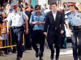 Barcelona Football Star Messi Father Get 21 Month Sentences On Tax Charges फुटबॉलपटू लायनल मेसीला 21 महिन्यांचा कारावास