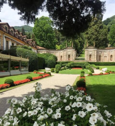  असीन सध्या इटलीमध्ये सुट्टी एन्जॉय करत असून तिने आपले हे फोटो इंस्टाग्रामवर अपलोड केले आहेत. 