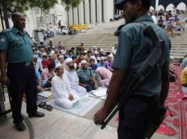 Bangladesh Bomb Blast At Eid Congregation नमाज पठण करताना बांगलादेशात स्फोट, दोघांचा मृत्यू