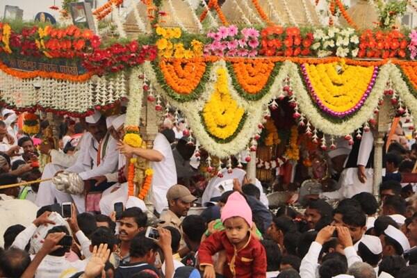 माऊलीची पालखी पंढरीच्या दिशेनं मार्गस्थ (फोटो सौजन्य: ओमकार आपटे / देवव्रत पुरकर / सौरभ मिरजे)