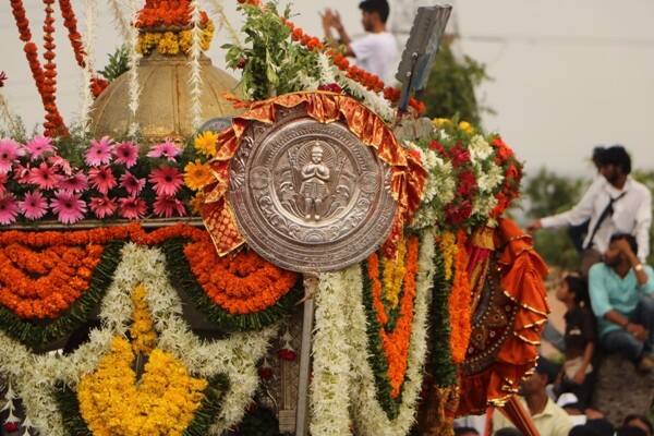 माऊलीची पालखी पंढरीच्या दिशेनं मार्गस्थ (फोटो सौजन्य: ओमकार आपटे / देवव्रत पुरकर / सौरभ मिरजे)