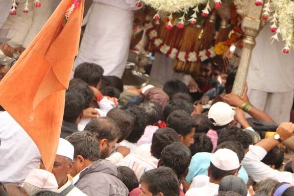 माऊलीची पालखी पंढरीच्या दिशेनं मार्गस्थ (फोटो सौजन्य: ओमकार आपटे / देवव्रत पुरकर / सौरभ मिरजे)