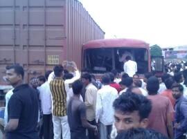 Accident On Dhule Surat Nagpur Highway 6 Died धुळे-सुरत-नागपूर महामार्गावर भीषण अपघात, 6 जणांचा मृत्यू