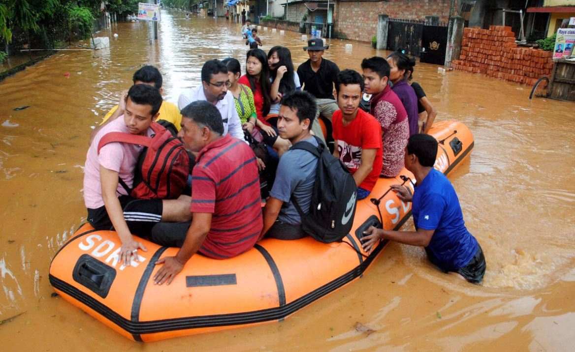 आसाममध्ये 90 हजार लोकांना पुराचा फटका