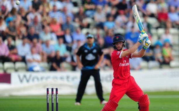 टी20च्या इतिहासात बॅटिंग पॉवरप्ले मध्ये पहिल्या 6 ओवरमधील हा सर्वात मोठा धावांचा विक्रम होता. याच्या पूर्वी श्रीलंकेचा ससेक्स विरूद्ध 96 धावांचा विक्रम होता.