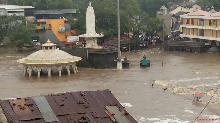 नाशिकमध्ये मध्यरात्रीपासून विक्रमी पावसाची नोंद करण्यात आली आहे. जिल्ह्यात गेल्या 24 तासांत 600 मिमी पावसाची नोंद झाली आहे. 
