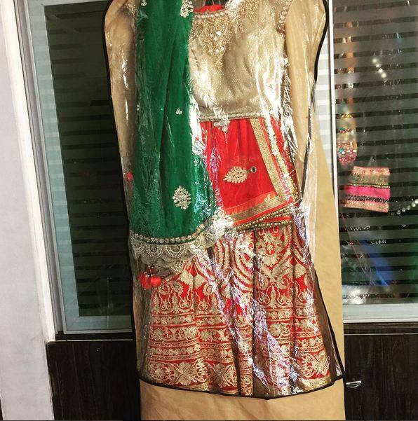  संभावना लग्नात परिधान करणाऱ्या खास ड्रेसची झलक 