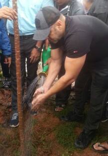 'सुलतान' सलमानची बीएमसीच्या वृक्षारोपण कार्यक्रमाला हजेरी
