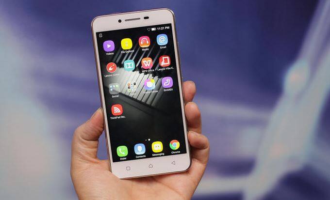 616 ऑक्टा-कोअर प्रोसेसरसह यामध्ये 2GB रॅम आणि 16GB इंटर्नल स्टोरेज आहे.