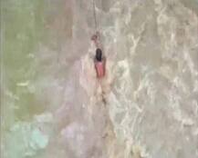 हातचा दोर सुटला आणि आयुष्याचाही...