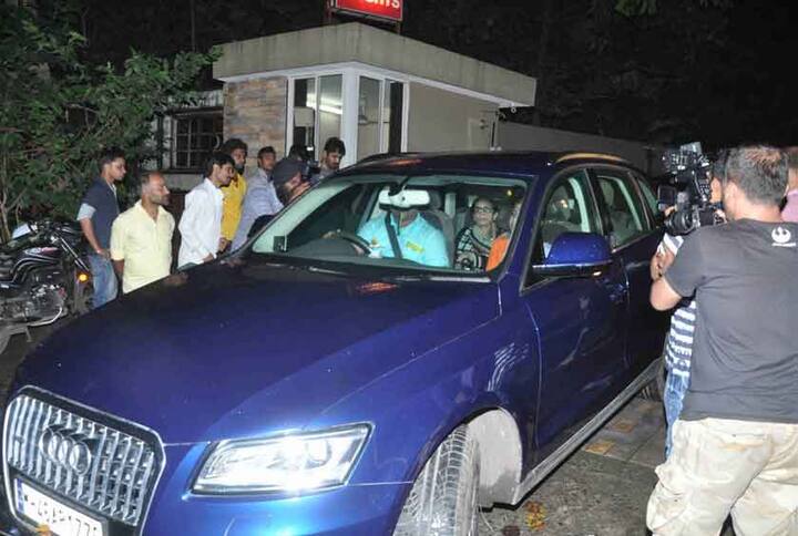 वाढदिवसाच्या सेलिब्रेशनमध्ये युलिया सलमानच्या कुटुंबियांसोबत दिसल्याने पुन्हा एकदा या चर्चा सुरु झाल्या आहेत.