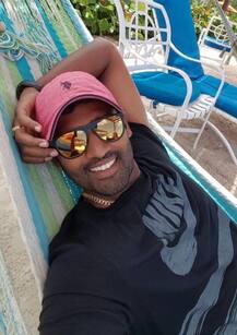 श्रीलंकन क्रिकेटर थीसारा परेराची बीचवर मजामस्ती!