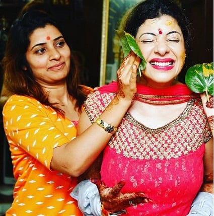 अभिनेत्री संभावनाचा मेहंदी सोहळा
