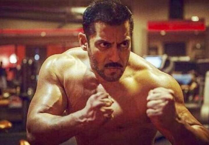 सुलतानने पाकिस्तानमध्ये मोठी धूम माजवली. या चित्रपटाने पाकिस्तानमध्ये पहिल्या पाच दिवसात १५ कोटीचा गल्ला कमावला