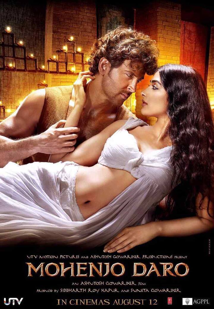 'मोहेंजोदरो' चं नवं पोस्टर आज हृतिक रोशनने शेअर केलं आहे.