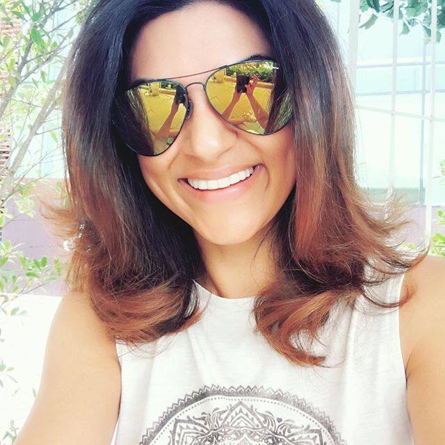 यावेळी तिने गोल्ड गॅगल घातलेला एक फोटोही शेअर केला आहे.