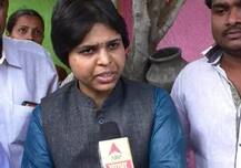 ..तर कोल्हापूरच्या महापौरांना काळं फासू: तृप्ती देसाई