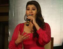 'ग्रेट ग्रॅण्ड मस्ती' लीक... अभिनेत्री उर्वशी ढसाढसा रडली! 