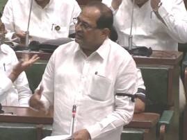 Privilege Motion Against Cm Devendra Fadanvis Says Vikhe Patil मुख्यमंत्र्यांविरोधात हक्कभंग आणणार, विखे-पाटलांचा इशारा