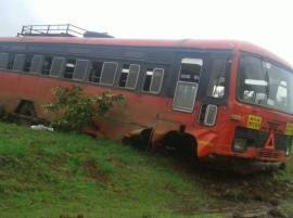 Bus Driver In Shirdi Saved Lives Of 60 Commuters बारी घाटात बसचालकाच्या प्रसंगावधानाने 60 प्रवाशांचे प्राण बचावले