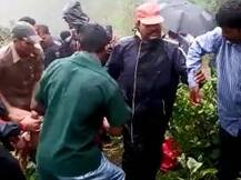 फोटो काढणं जीवावर बेतलं, 60 फूट दरीत कोसळून तरुणाचा मृत्यू