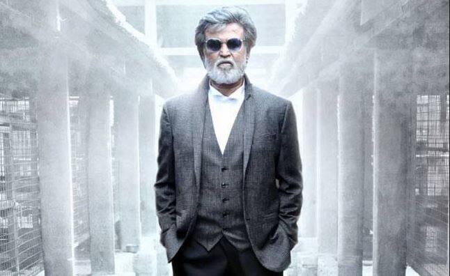 फक्त केरळ राज्यात या चित्रपटासाठी 306 स्क्रिन तर मुंबईत 275 स्क्रिन उपलब्ध करून देण्यात आले आहेत.