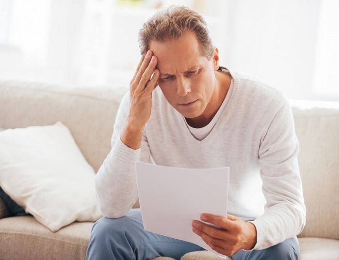 कँसरसारख्या आजारांमुळे स्त्रिया आणि पुरूष दोघेही त्रस्त आहेत. बदलती जीवनशैली, अनुवंशिकता आणि अन्य काही कारणांमुळेही कँसरचा धोका पुरूषांपेक्षा जास्त स्त्रीयांना असतो. आज अशाच कँसरच्या काही प्रकारांबद्दल आम्ही आपल्याला सांगणार आहोत जे स्त्रियांपेक्षा जास्त पुरूषांना होतात.