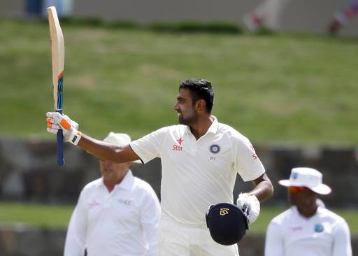 अश्विननं या कसोटीत पहिल्या डावात शतक झळकावलं आणि दुसऱ्या डावात 7 बळी घेतले.