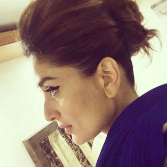 कारण दीपिका प्रेग्नंट आहे, असं कोणीही म्हणालेलं नाही. त्यामुळे दीपिकाला स्पष्टीकरण देताना हा साधा सेन्स असावा, असं करिनाचं मत असल्याची माहिती आहे.