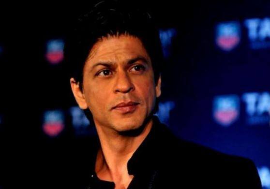 बॉलीवूडचा बादशहा किंग खानची तरुणांमध्ये मोठी क्रेझ असते. पण काही ठराविक लोकांनाच माहिती असेल की, तो अभिनय क्षेत्रासोबतच सामाजिक क्षेत्रातही तितक्याच प्रभावीपणे काम करतो. त्याची Make a wish ही स्वयंसेवी संस्था अतिशय दुर्धर आजारांशी झुंजणाऱ्या अल्पवयीन मुलांसाठी काम करते. शाहरूख खान त्याच्या फाऊंडेशनचे चॅरीटीसाठी शो, इंटरव्यू आणि कॉन्सर्टही करतो.